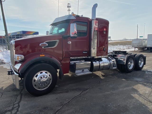 2025 Peterbilt 567
