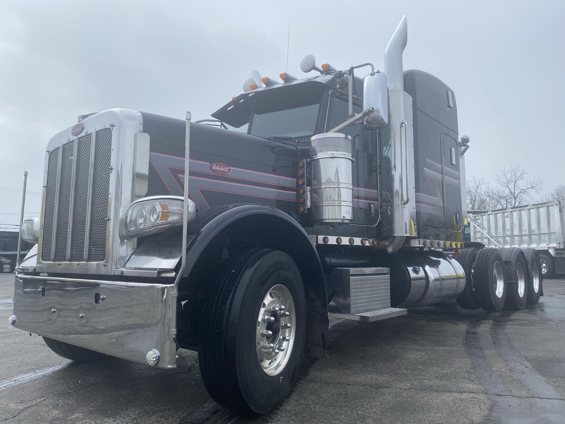 2015 Peterbilt 389