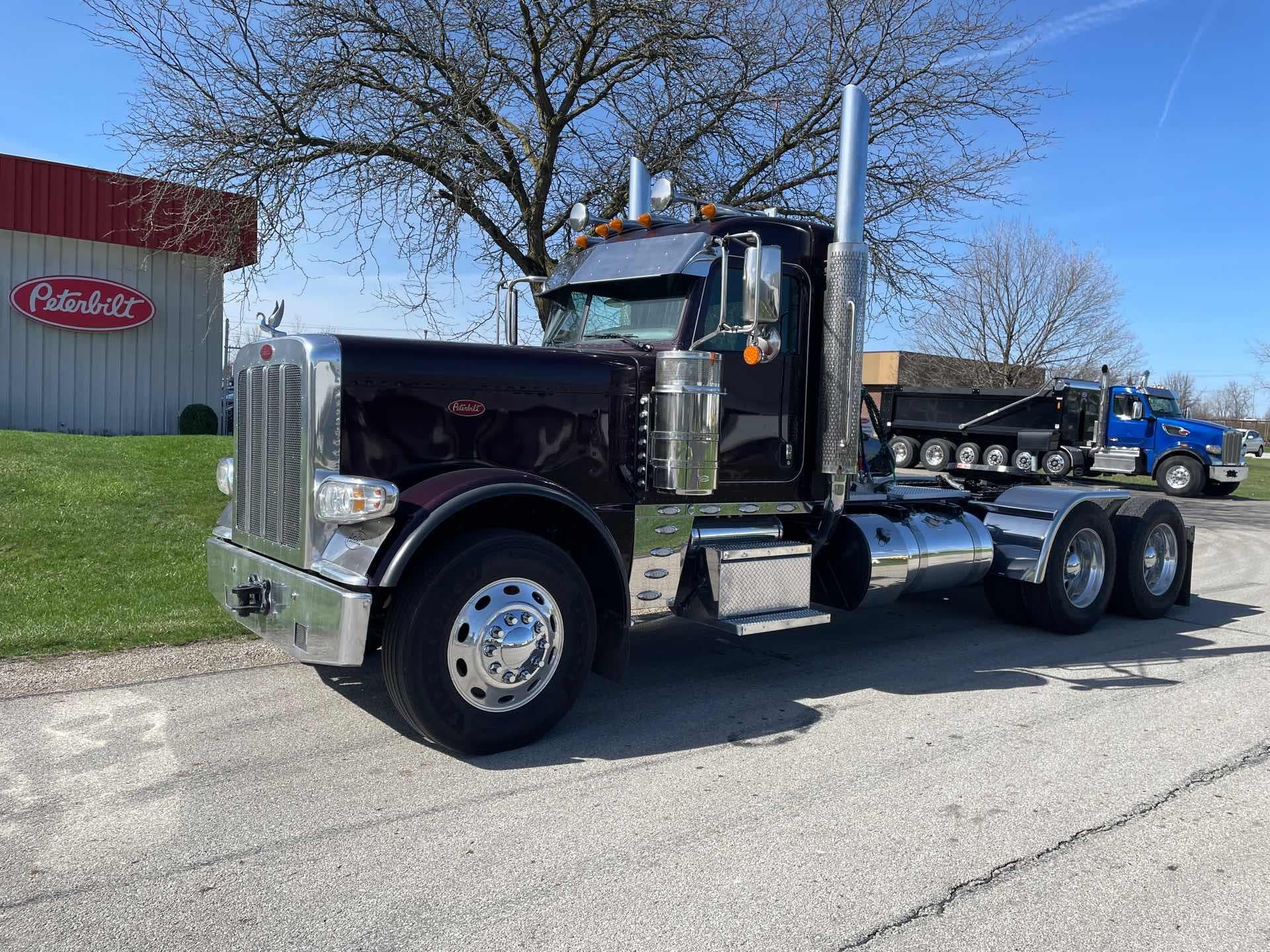 2024 Peterbilt 389