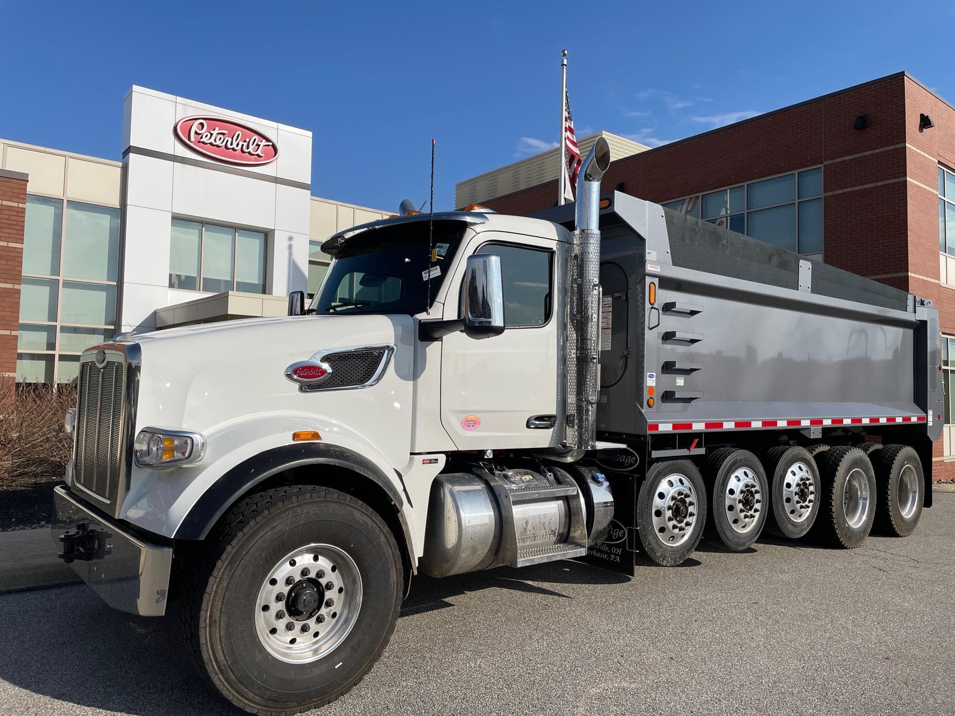 2027 Peterbilt 567