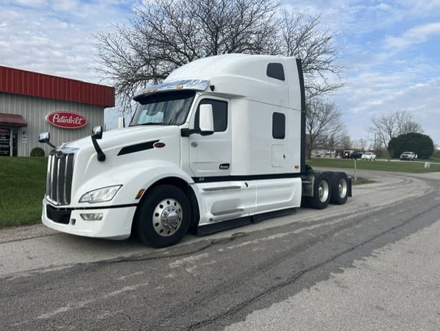 2022 Peterbilt 579