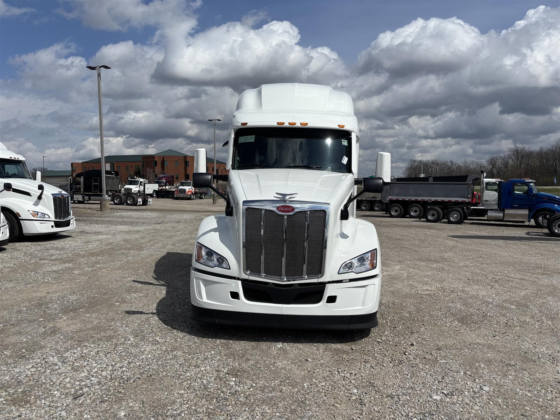 2027 Peterbilt 579