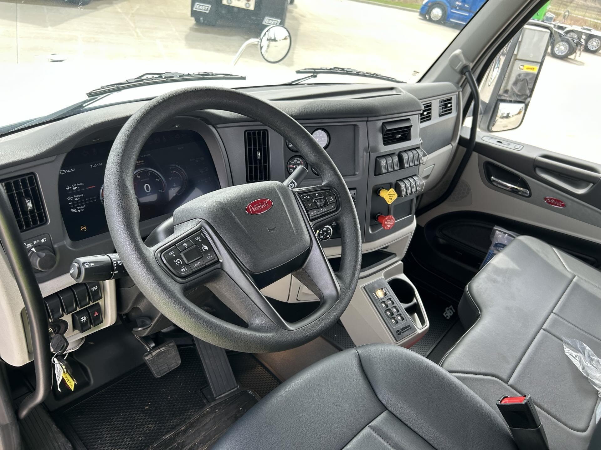 2024 Peterbilt 567 in Perrysburg, OH — photo 10