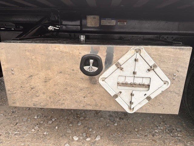 2018 Volvo VNR 640 in London, OH — photo 21
