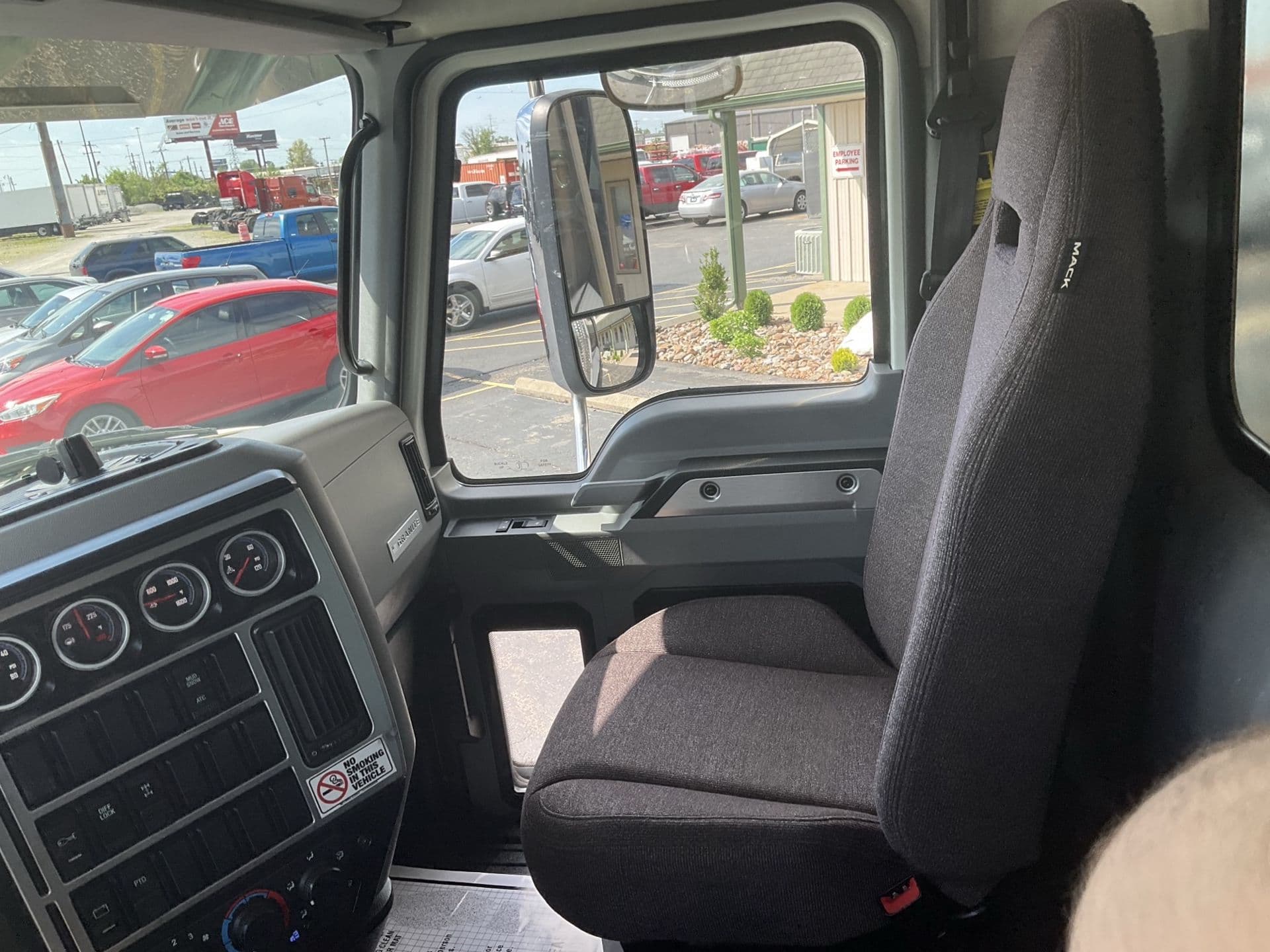 2020 Mack Granite in Clarksville, IN — photo 16