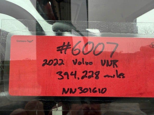 2022 Volvo VNR 640 in Indianapolis, IN — photo 18