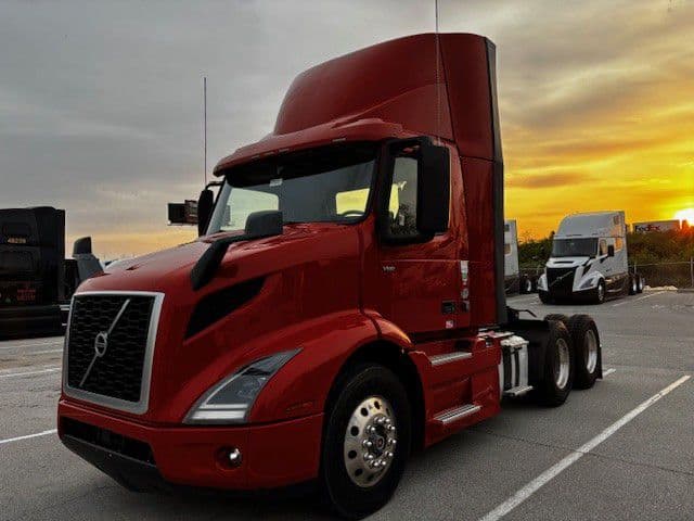 2020 Volvo VNR 660