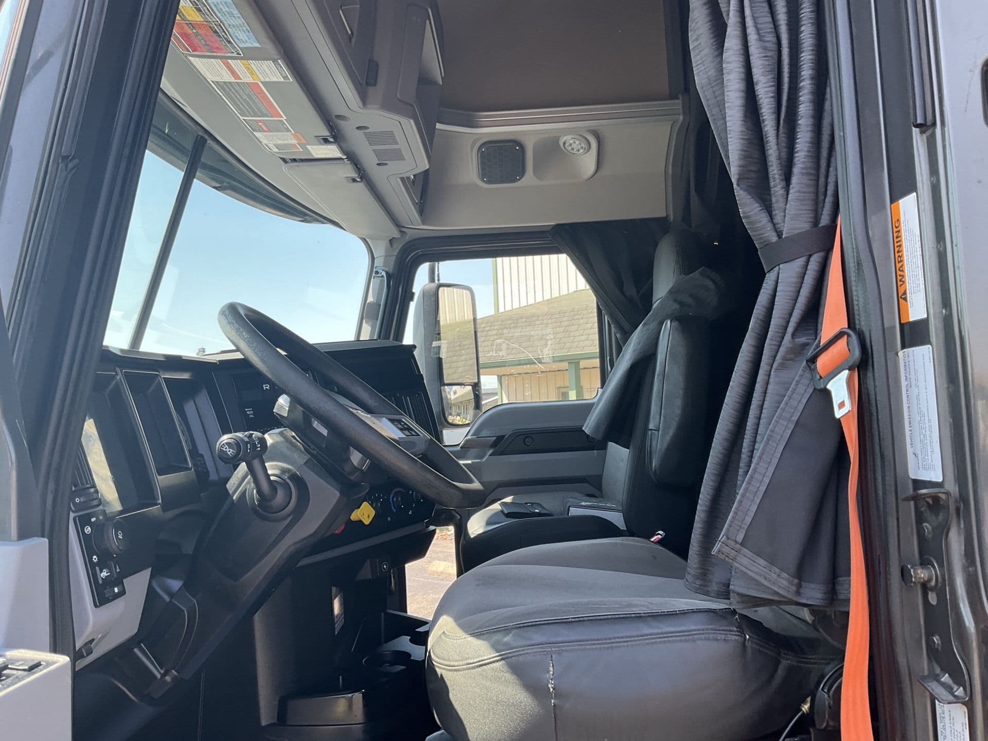 2020 Mack Anthem in Clarksville, IN — photo 9