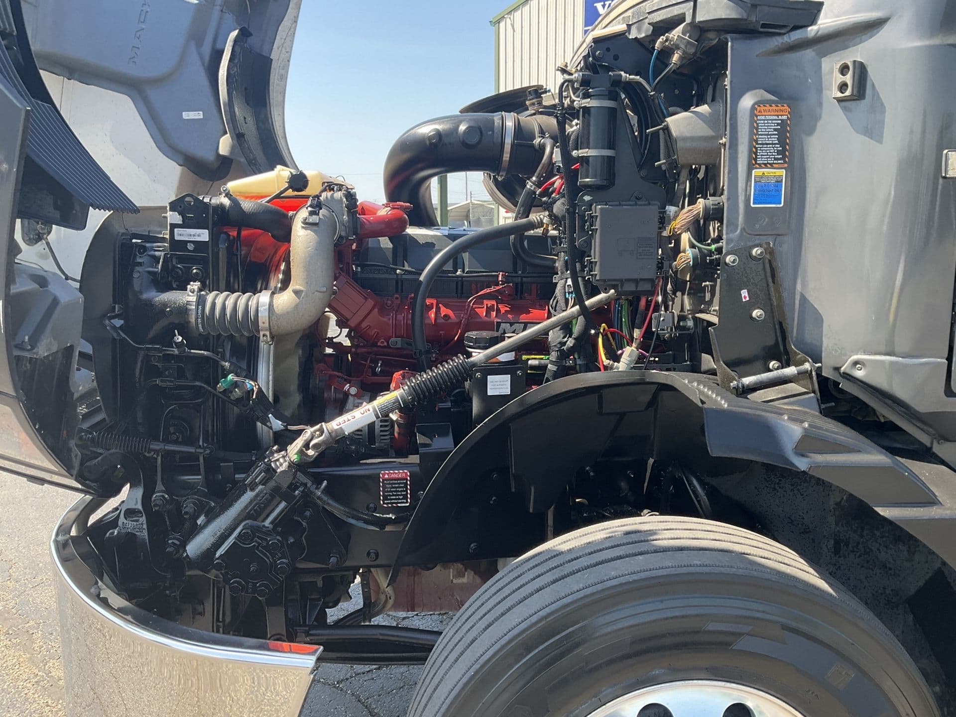 2020 Mack Anthem in Clarksville, IN — photo 16