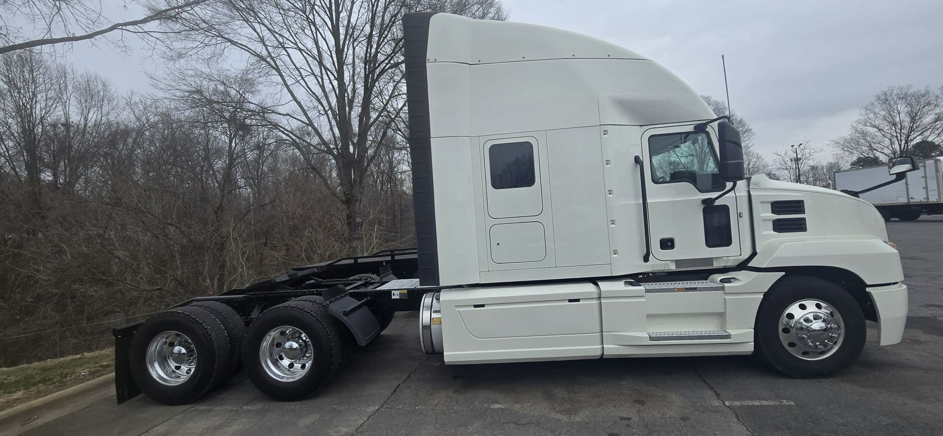 2020 Mack Anthem in Clarksville, IN — photo 3
