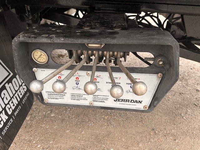 2018 Volvo VNR 640 in London, OH — photo 16