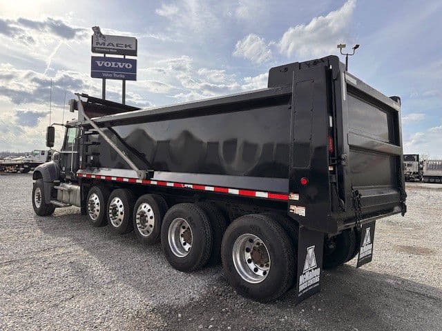 2023 Mack Granite in London, OH — photo 7