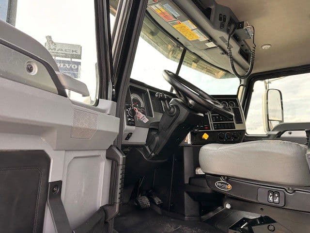 2023 Mack Granite in London, OH — photo 9