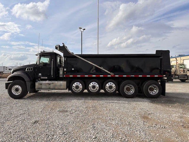 2023 Mack Granite in London, OH — photo 8