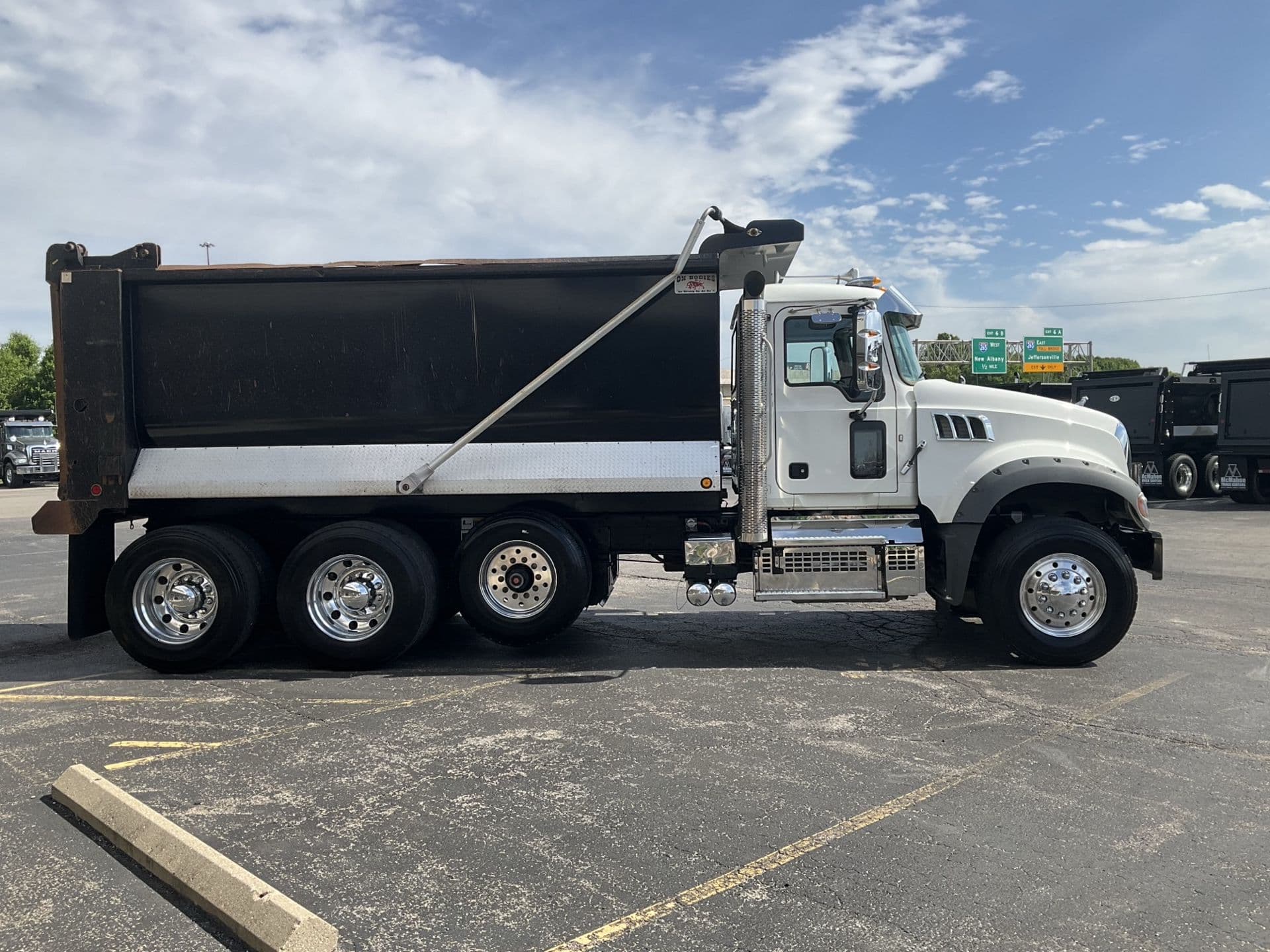 2020 Mack Granite in Clarksville, IN — photo 4