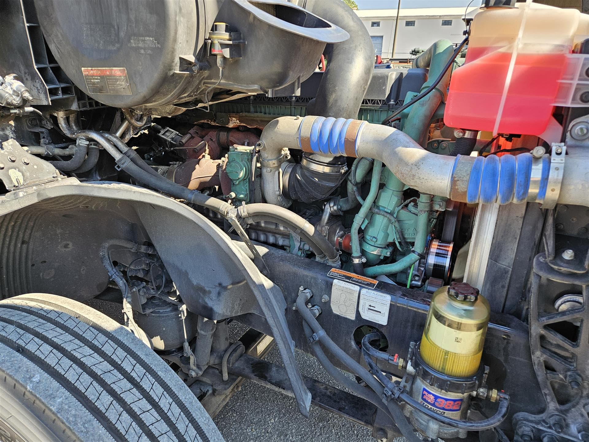 2022 Volvo VNL 760 in Fort Lauderdale, FL — photo 13
