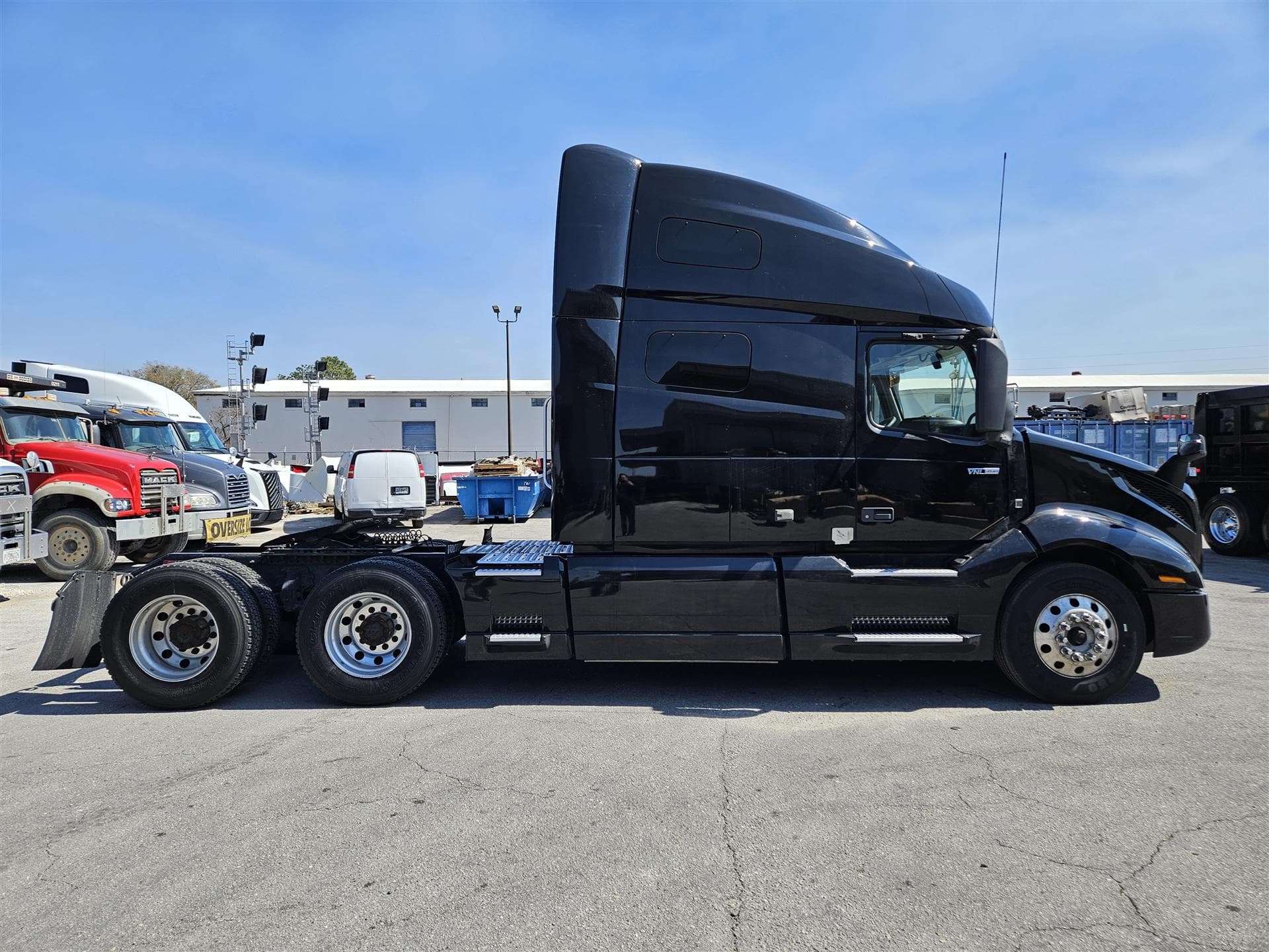 2022 Volvo VNL 760 in Winter Haven, FL — photo 6