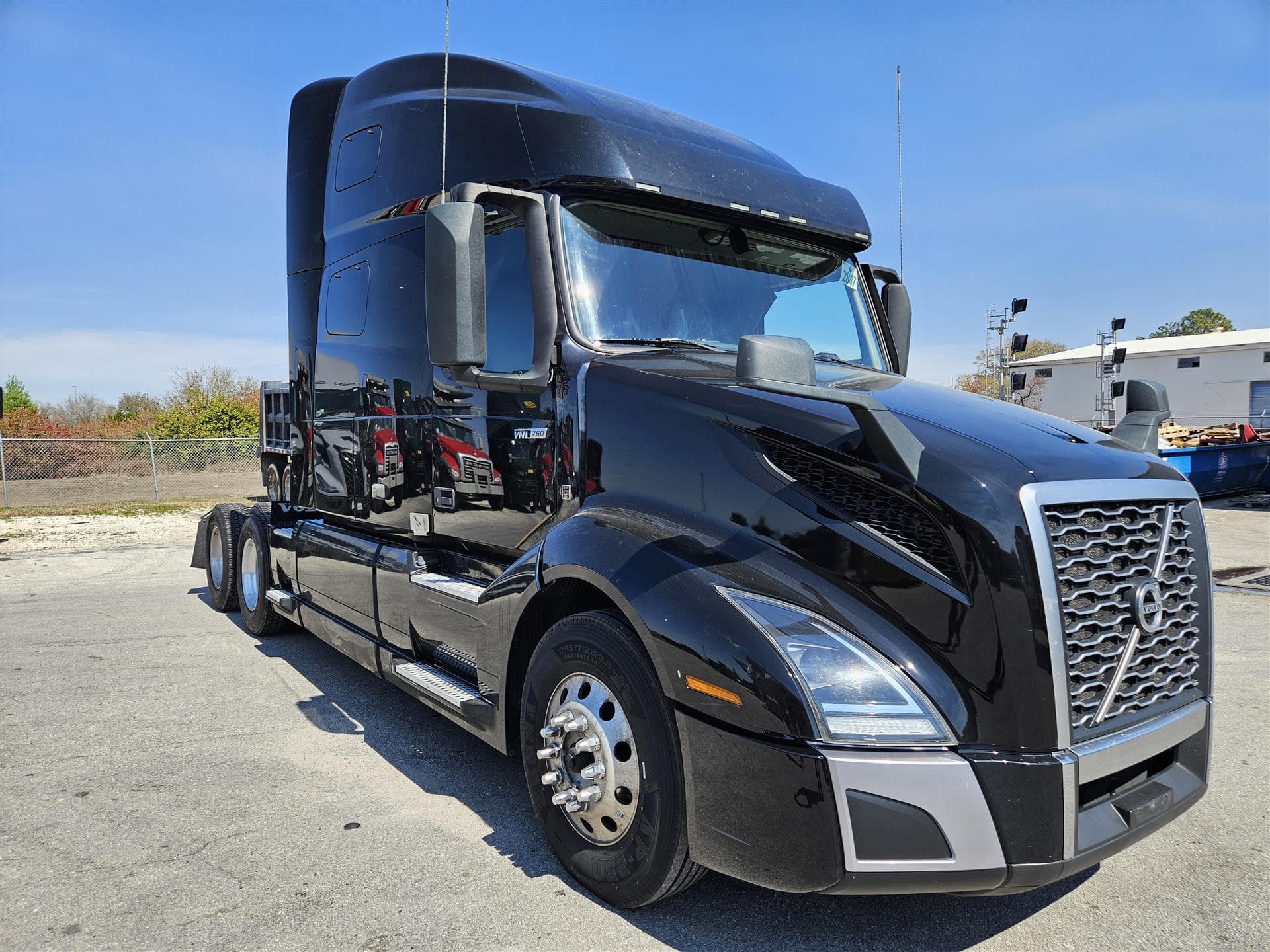 2022 Volvo VNL 760 in Winter Haven, FL — photo 7