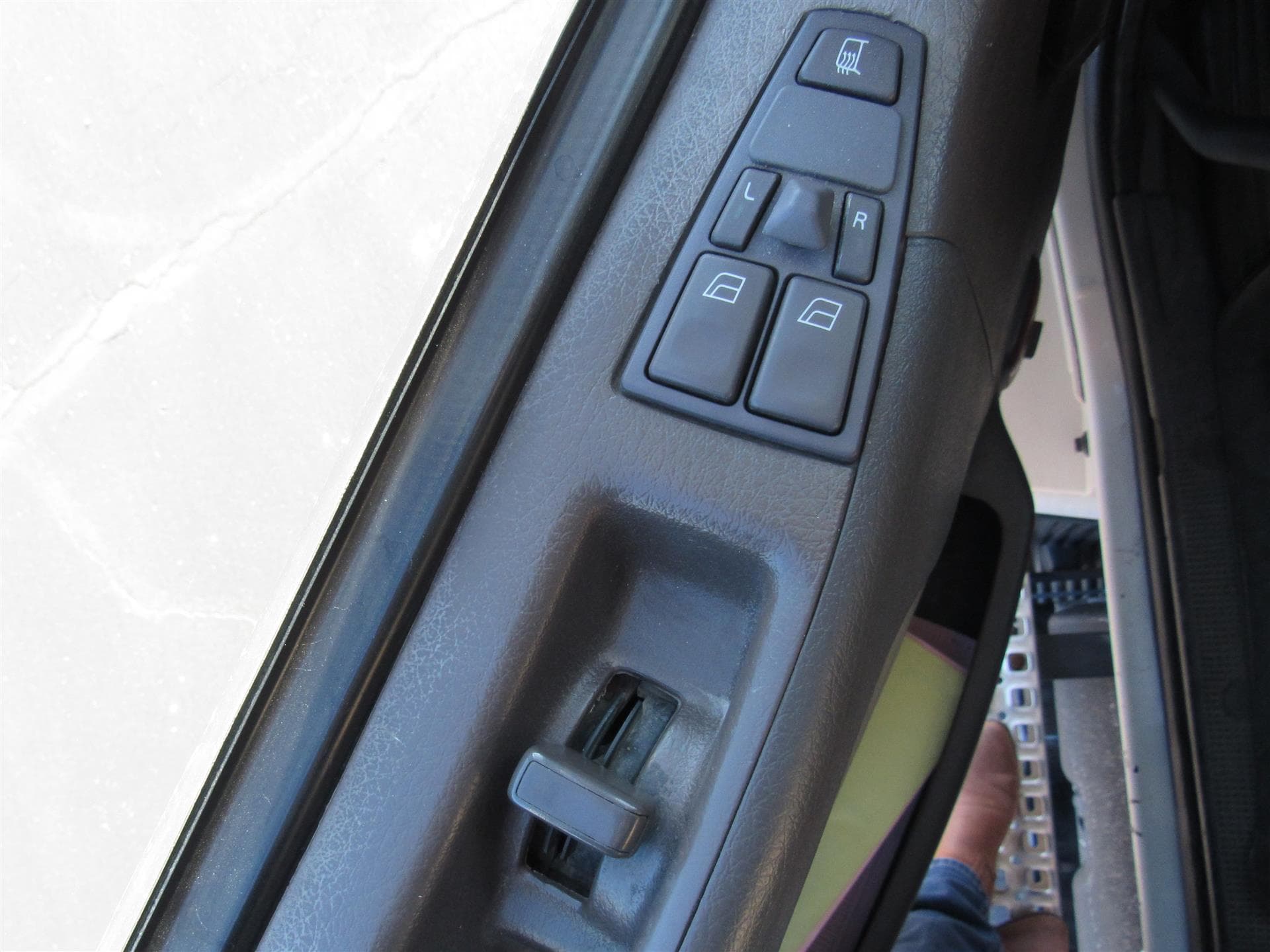 2014 Volvo VNL 300 in Kansas City, MO — photo 10