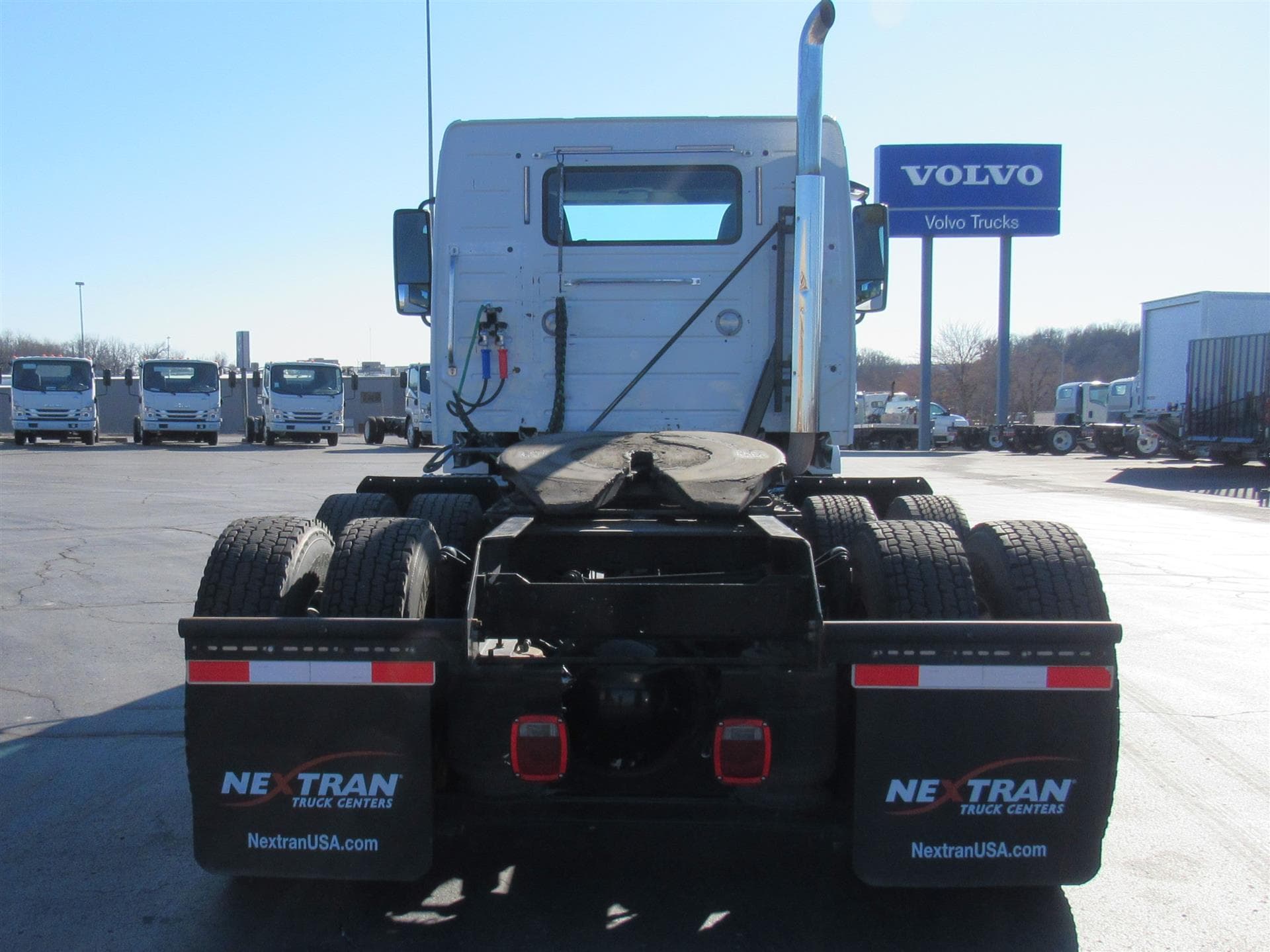 2014 Volvo VNL 300 in Kansas City, MO — photo 4