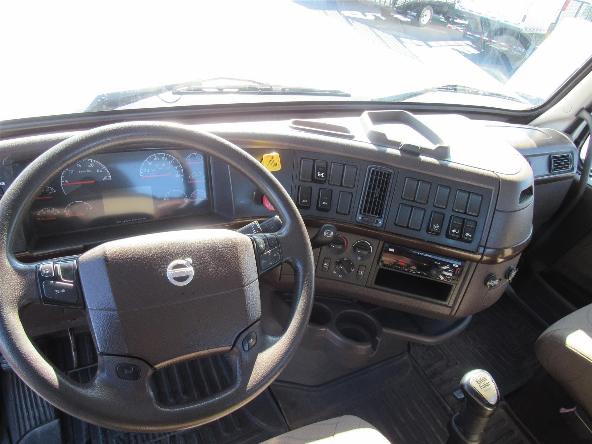 2014 Volvo VNL 300 in Kansas City, MO — photo 12