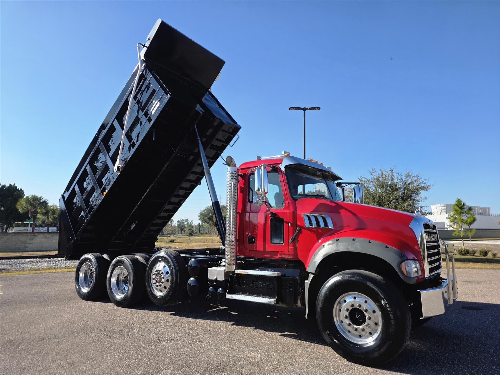 2019 Mack Granite in Duluth, GA — photo 11