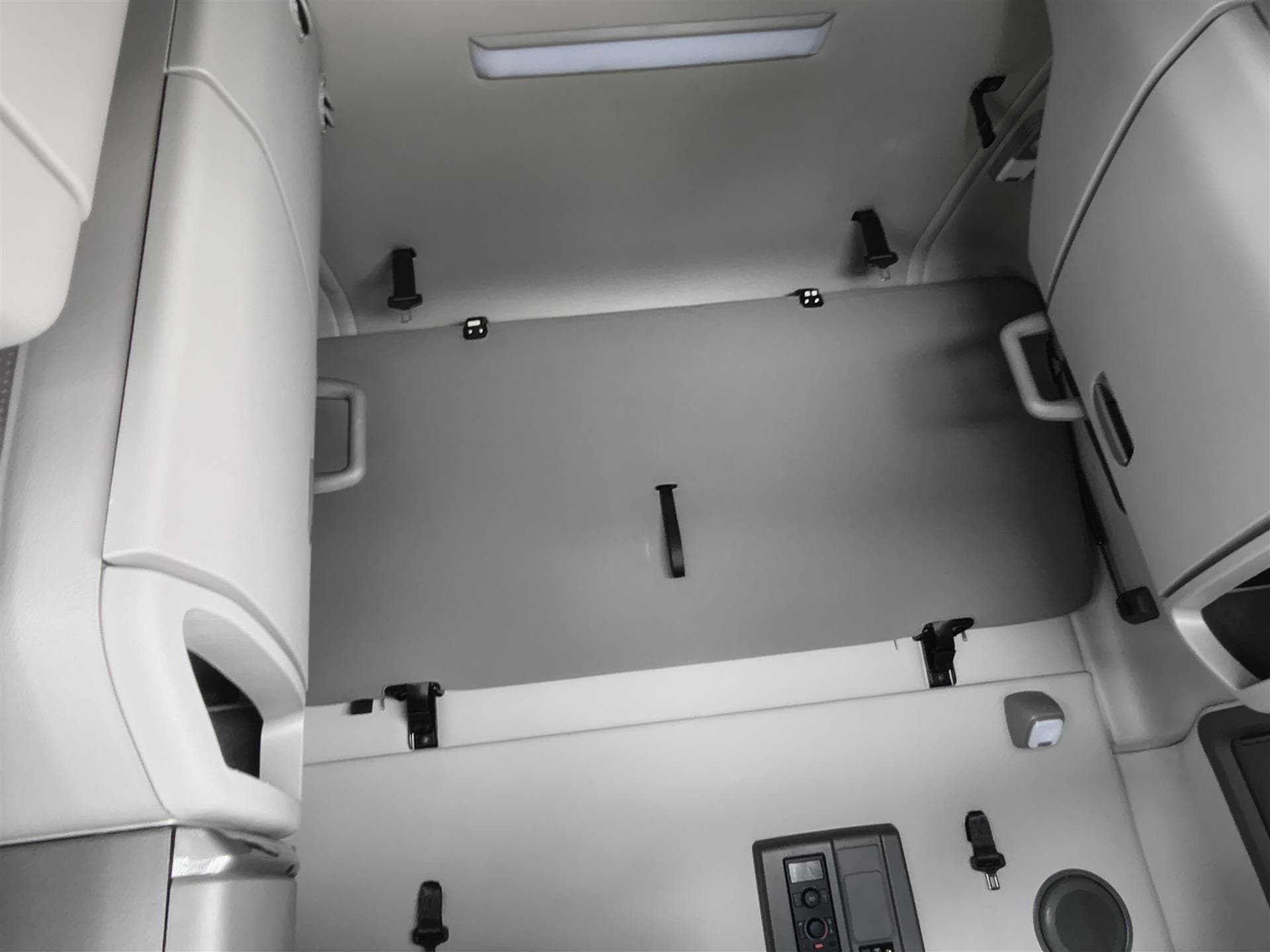 2022 Volvo VNL 760 in Fort Lauderdale, FL — photo 12