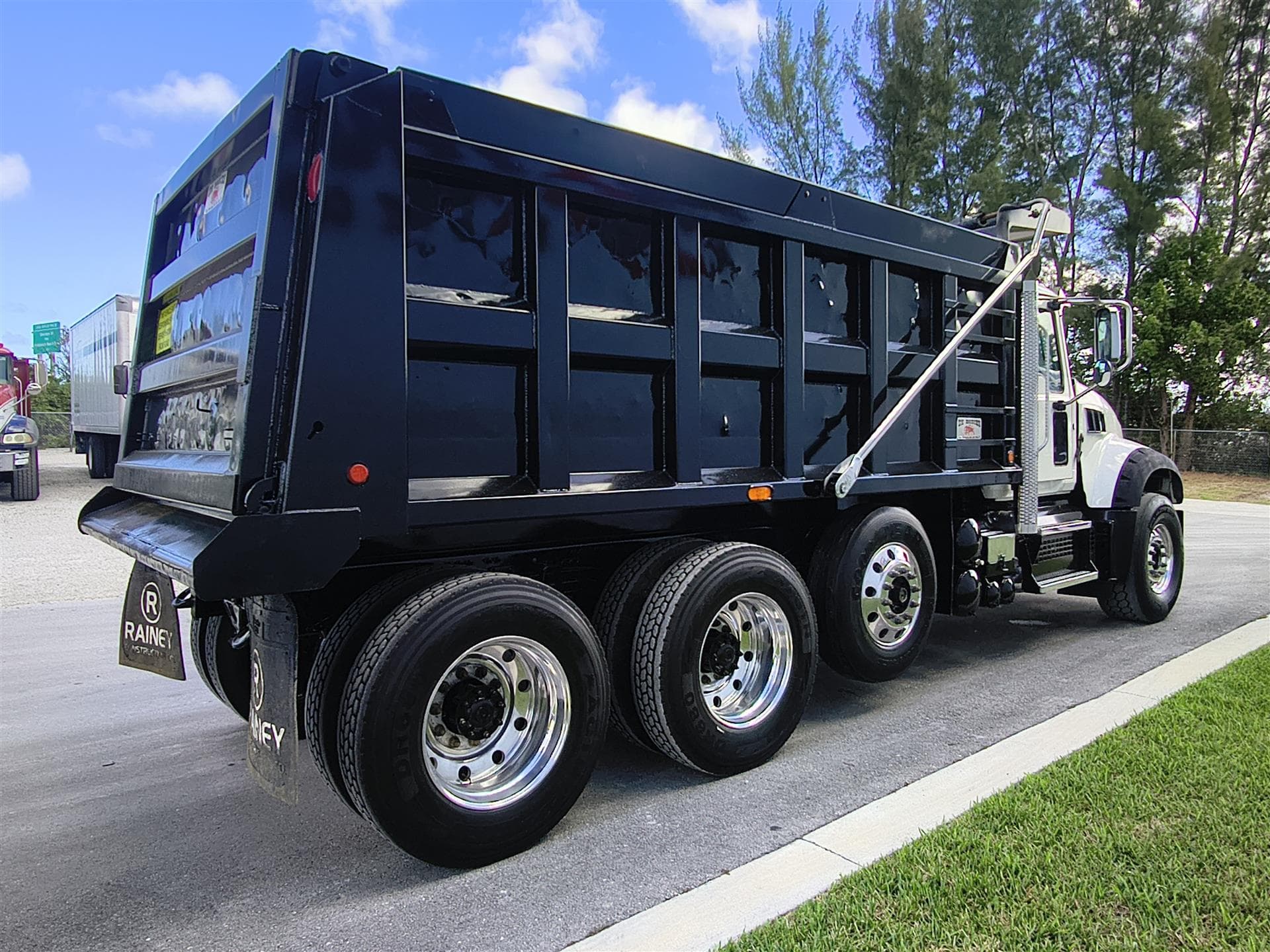 2020 Mack Granite in Lake City, FL — photo 6