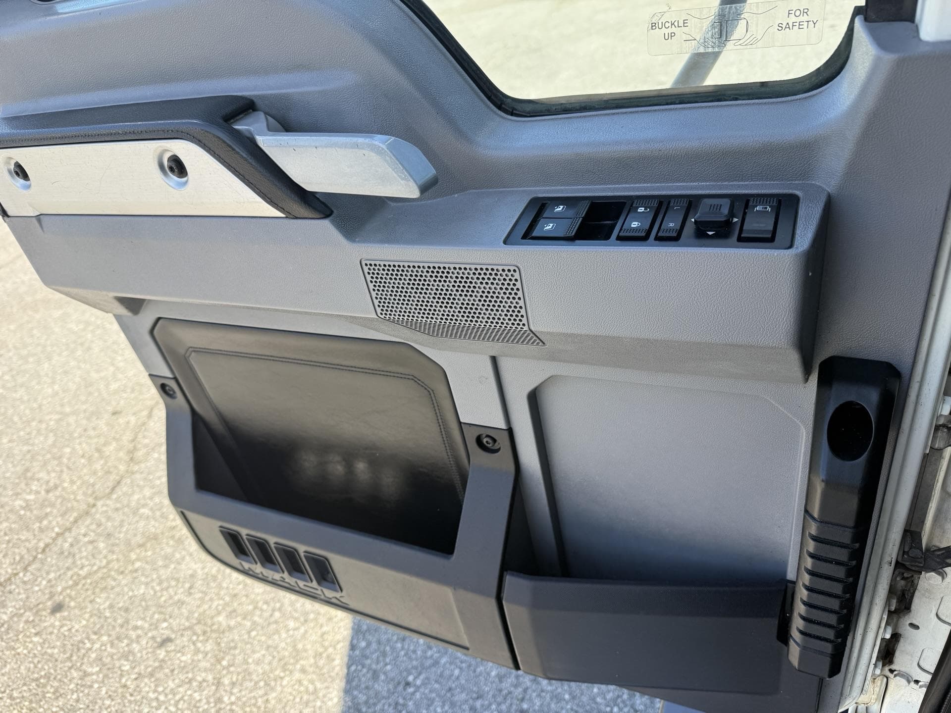 2022 Mack Anthem in Duluth, GA — photo 12