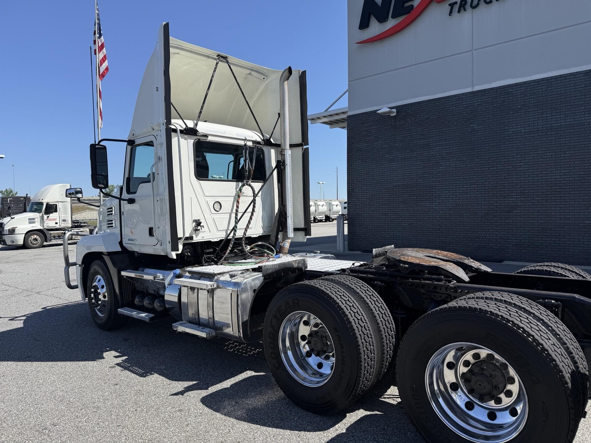 2022 Mack Anthem in Duluth, GA — photo 3