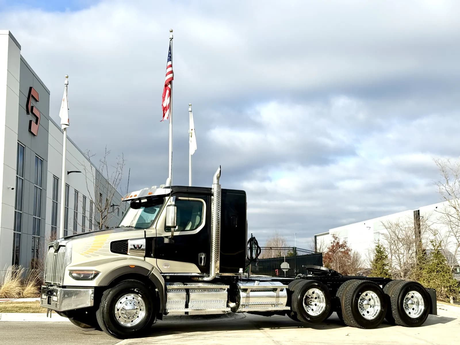 2023 Western Star 4900