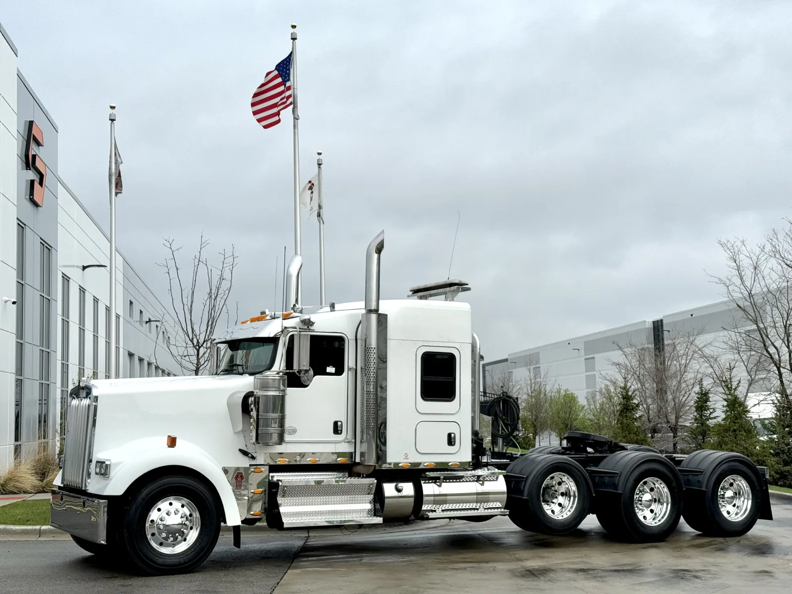 2021 Kenworth W900