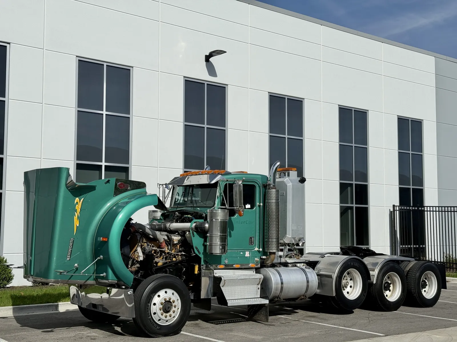 2005 Kenworth W900 in New Lenox, IL — photo 10