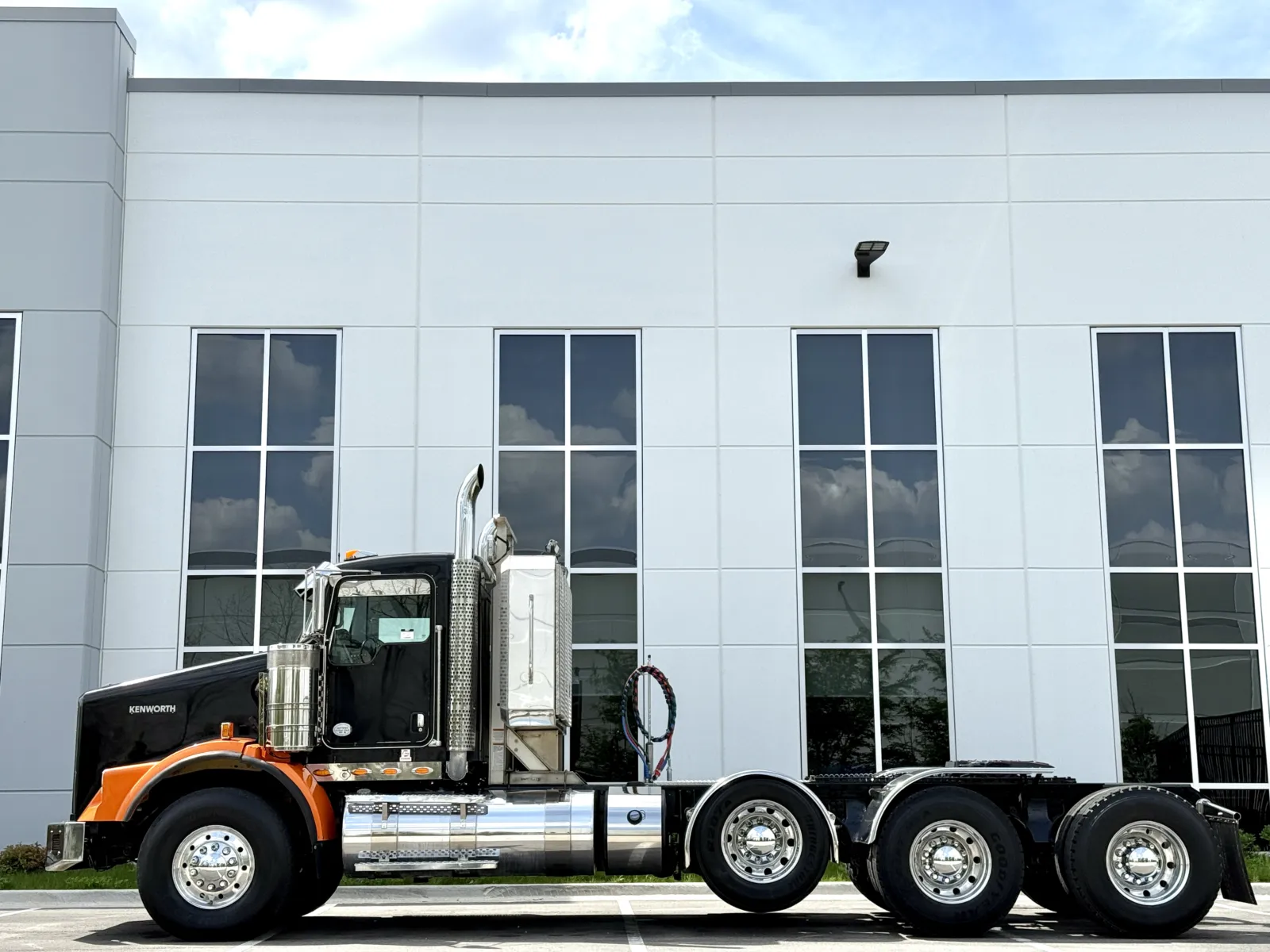 2012 Kenworth T800 in New Lenox, IL — photo 4