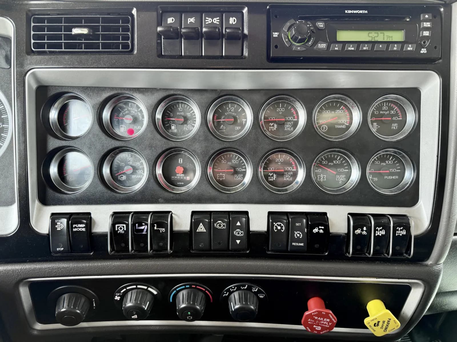 2012 Kenworth T800 in New Lenox, IL — photo 18