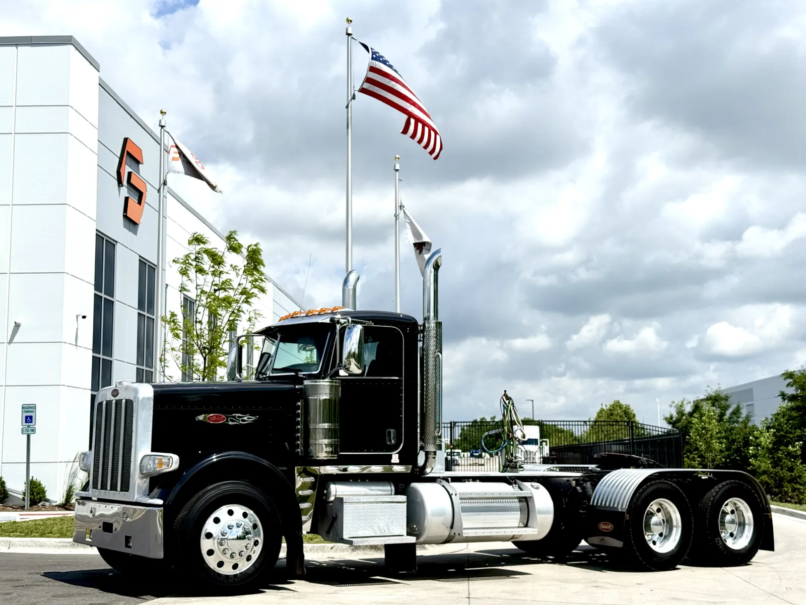 2021 Peterbilt 389