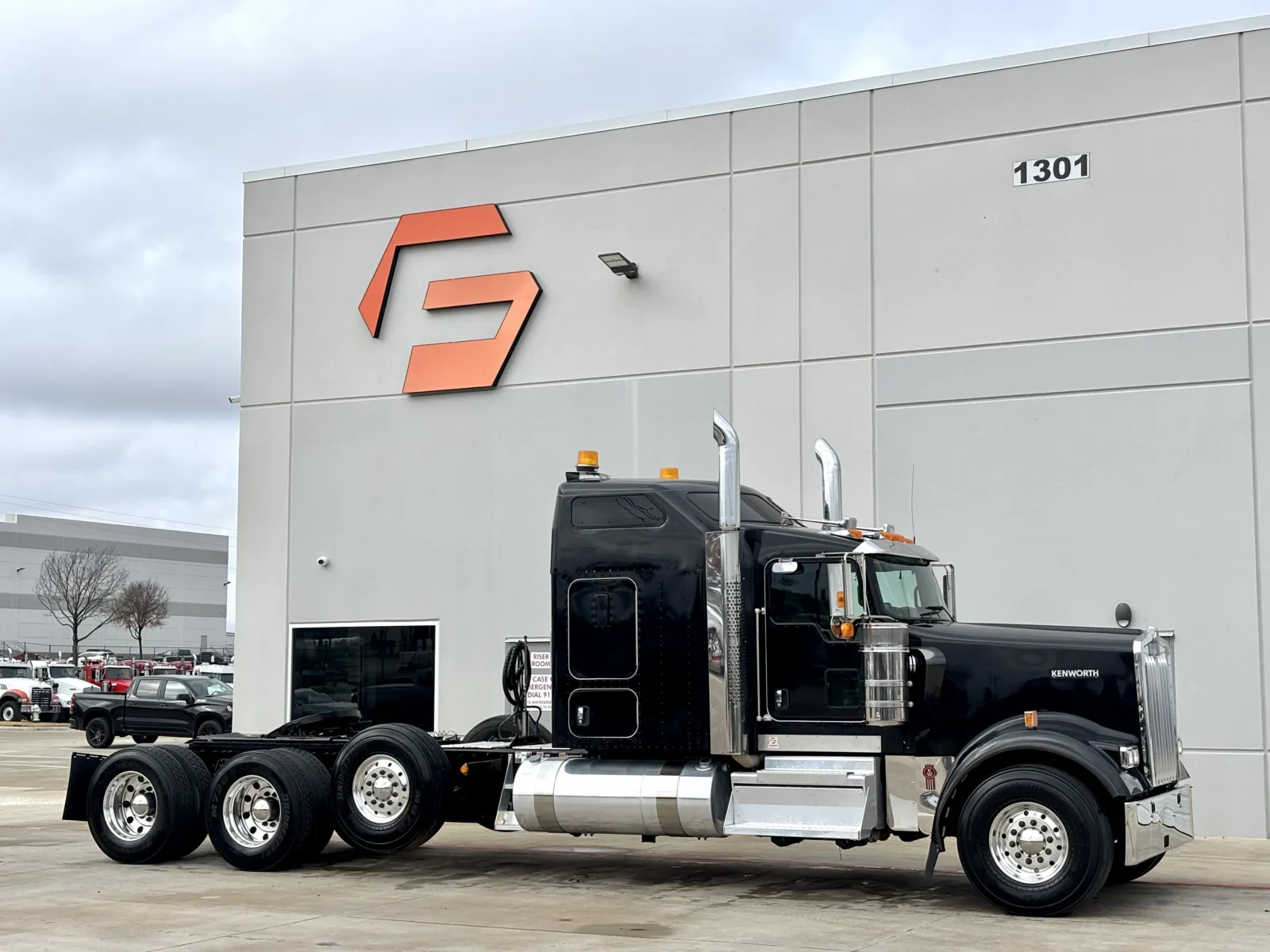 2022 Kenworth W900