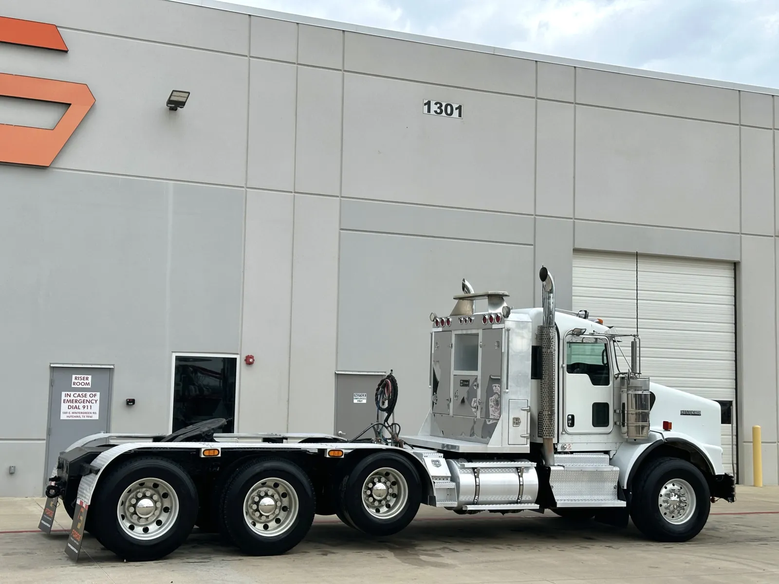 2017 Kenworth T800 in Hutchins, TX — photo 5