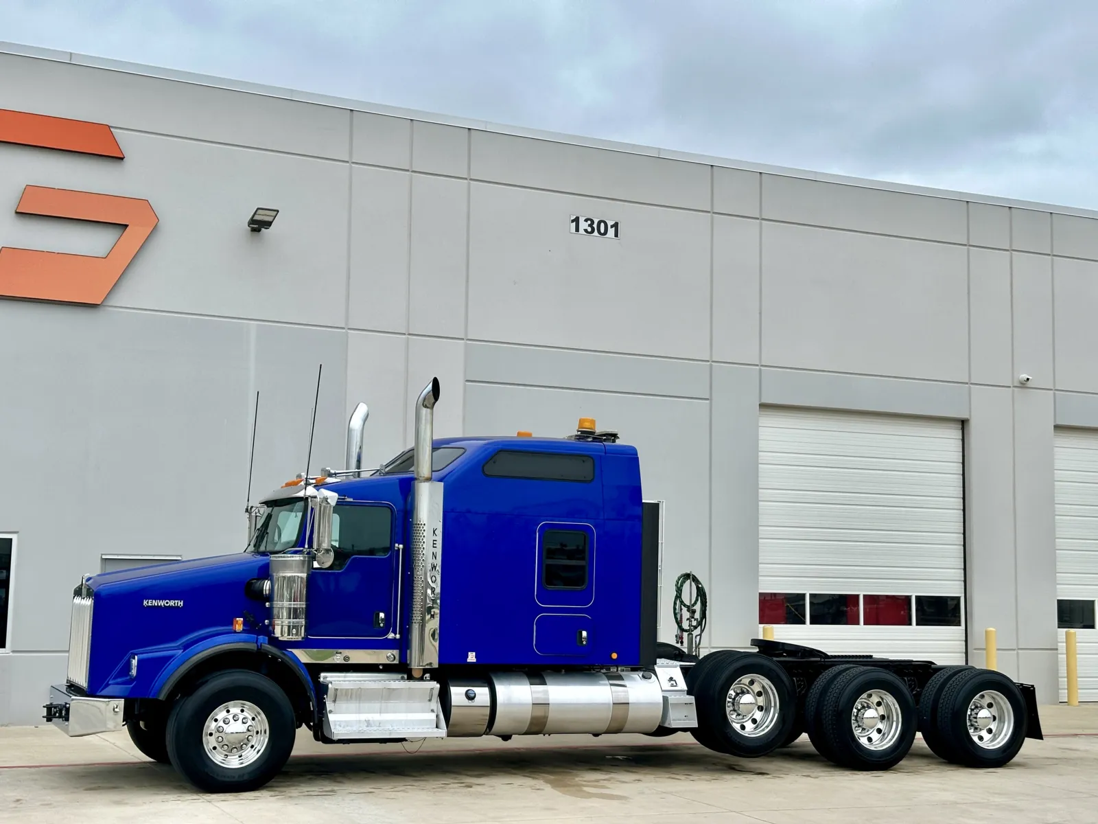 2021 Kenworth T800 in Hutchins, TX — photo 2