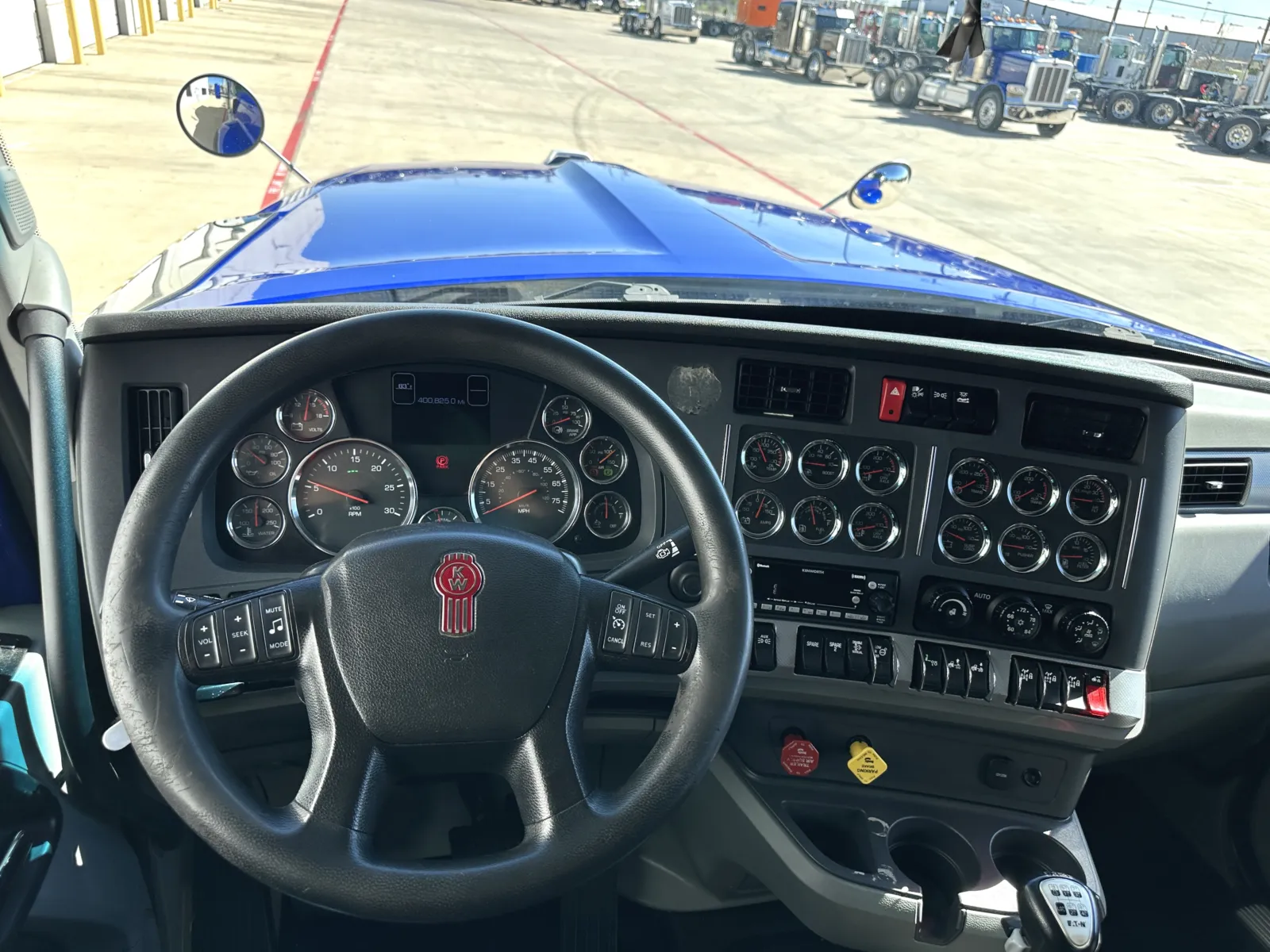 2022 Kenworth W990 in Hutchins, TX — photo 16