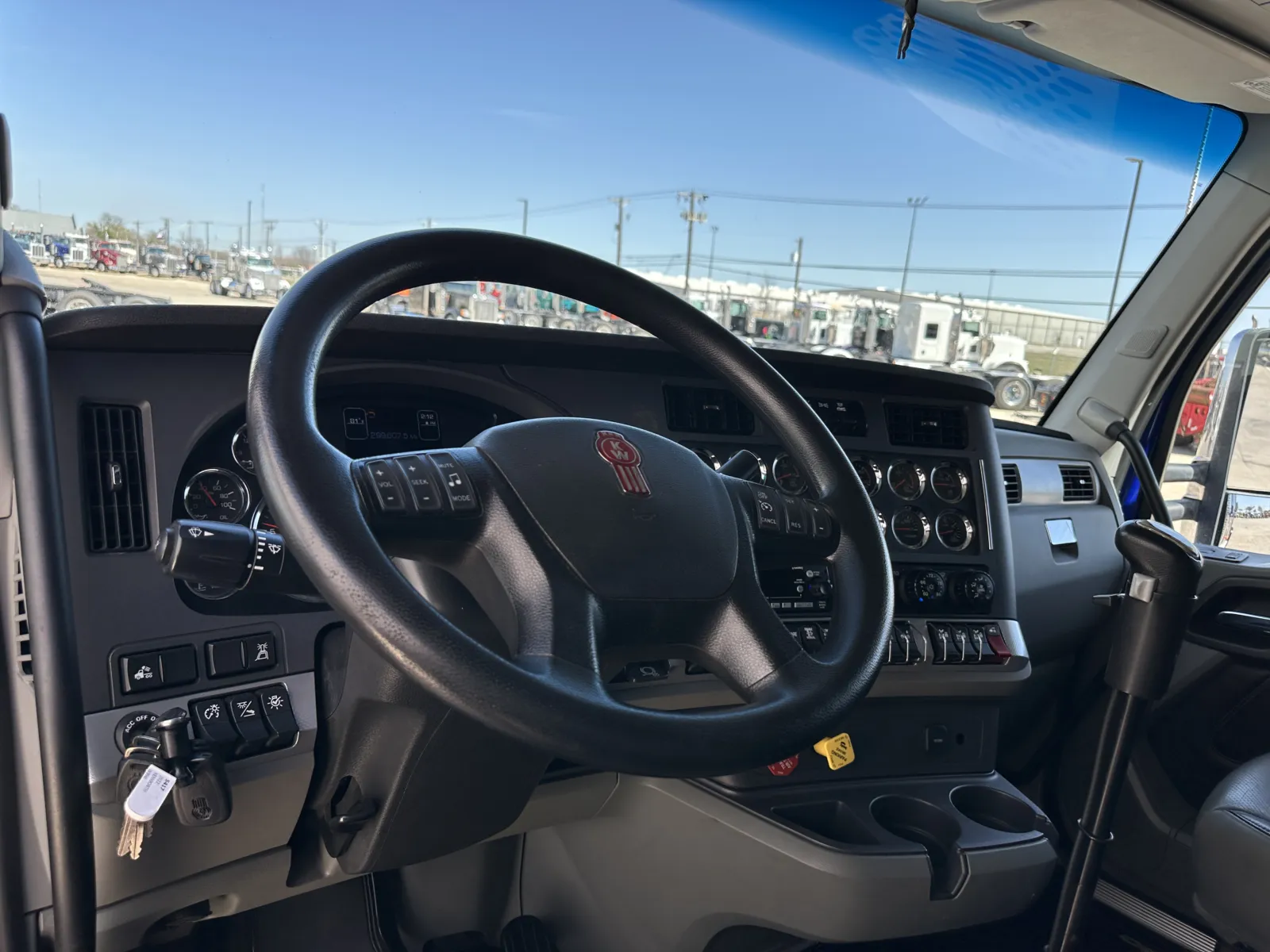 2022 Kenworth W990 in Hutchins, TX — photo 15