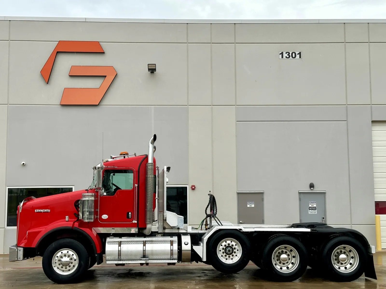 2011 Kenworth T800 in Hutchins, TX — photo 4