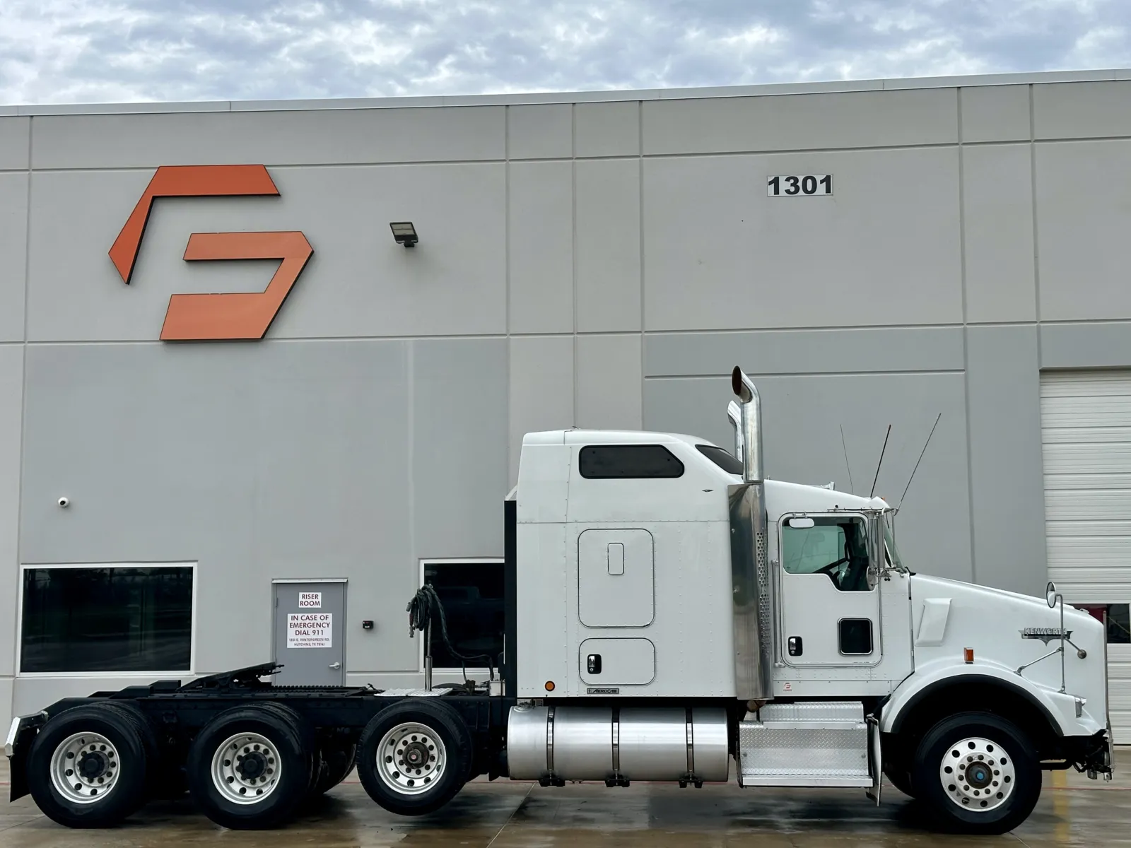 2012 Kenworth T800 in Hutchins, TX — photo 3