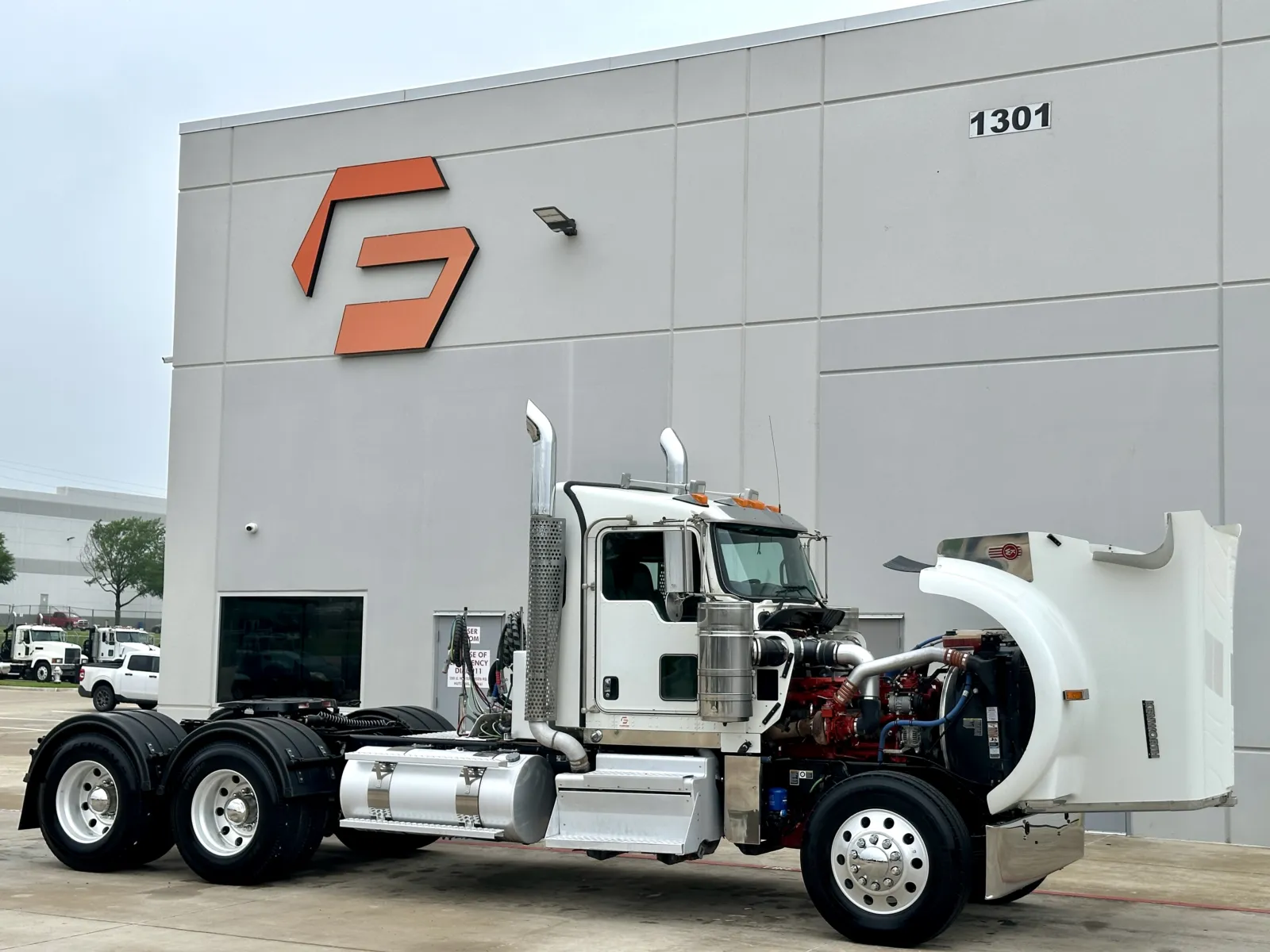 2023 Kenworth W900 in Hutchins, TX — photo 9