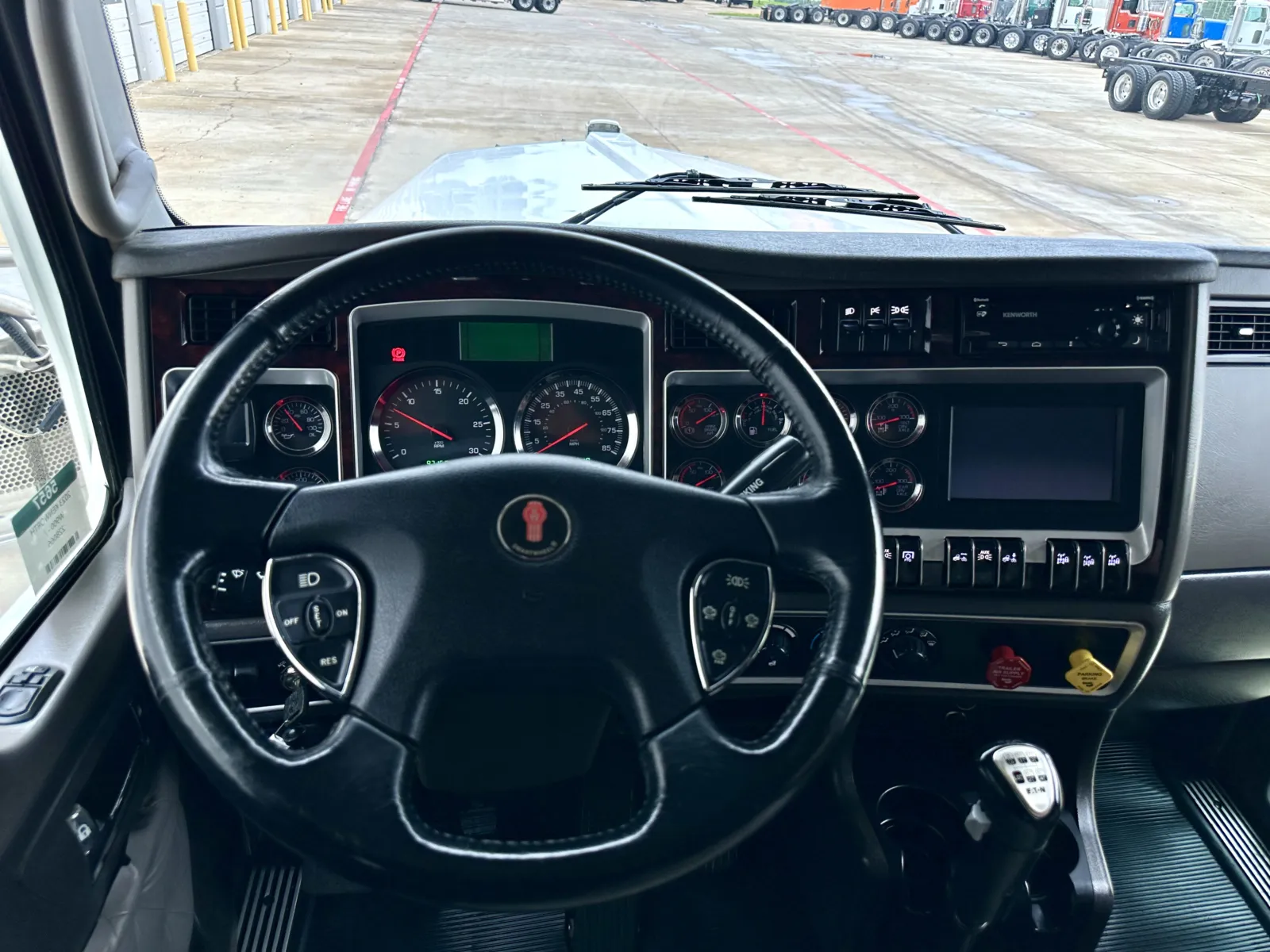 2023 Kenworth W900 in Hutchins, TX — photo 16