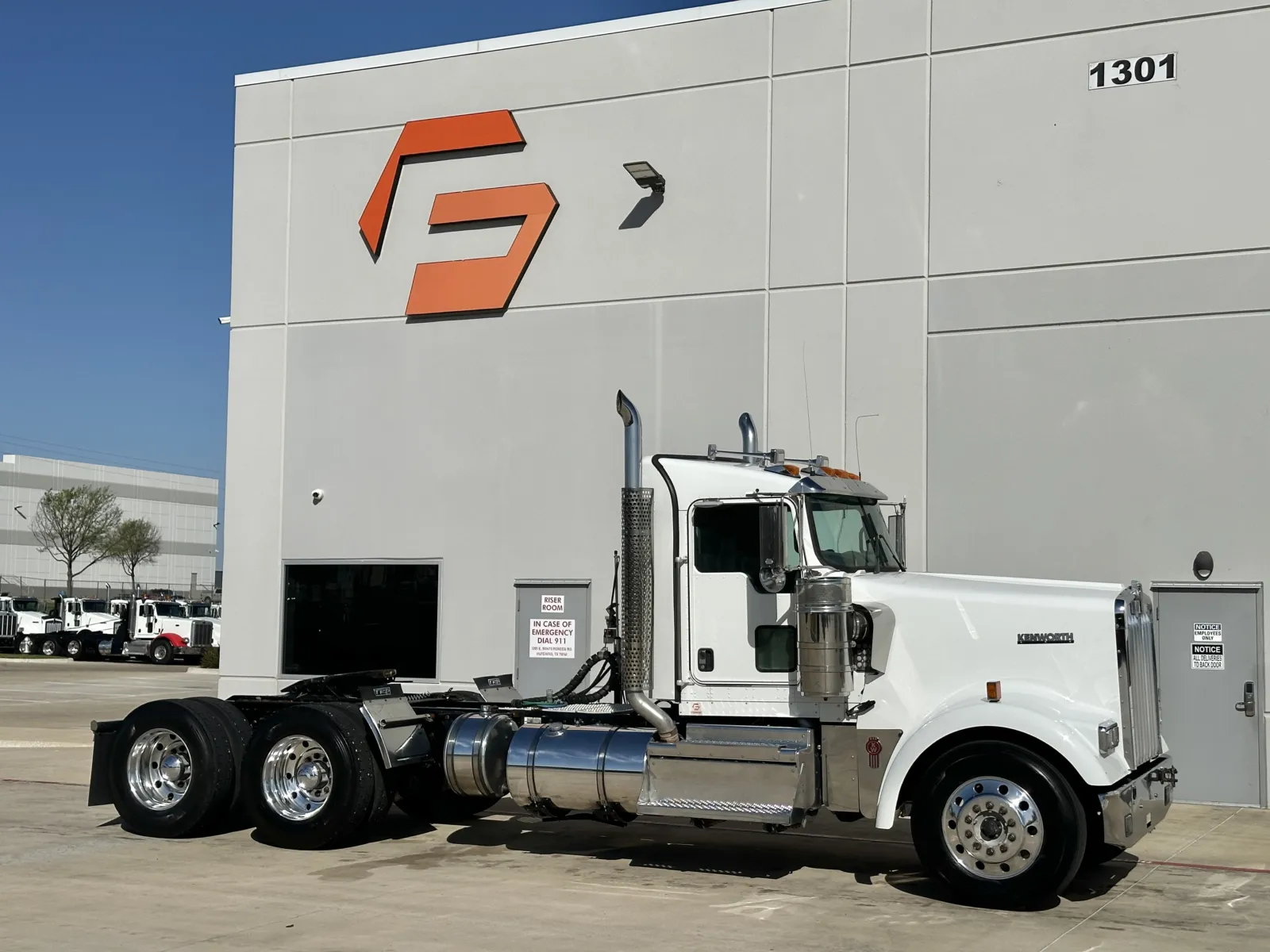 2019 Kenworth W900