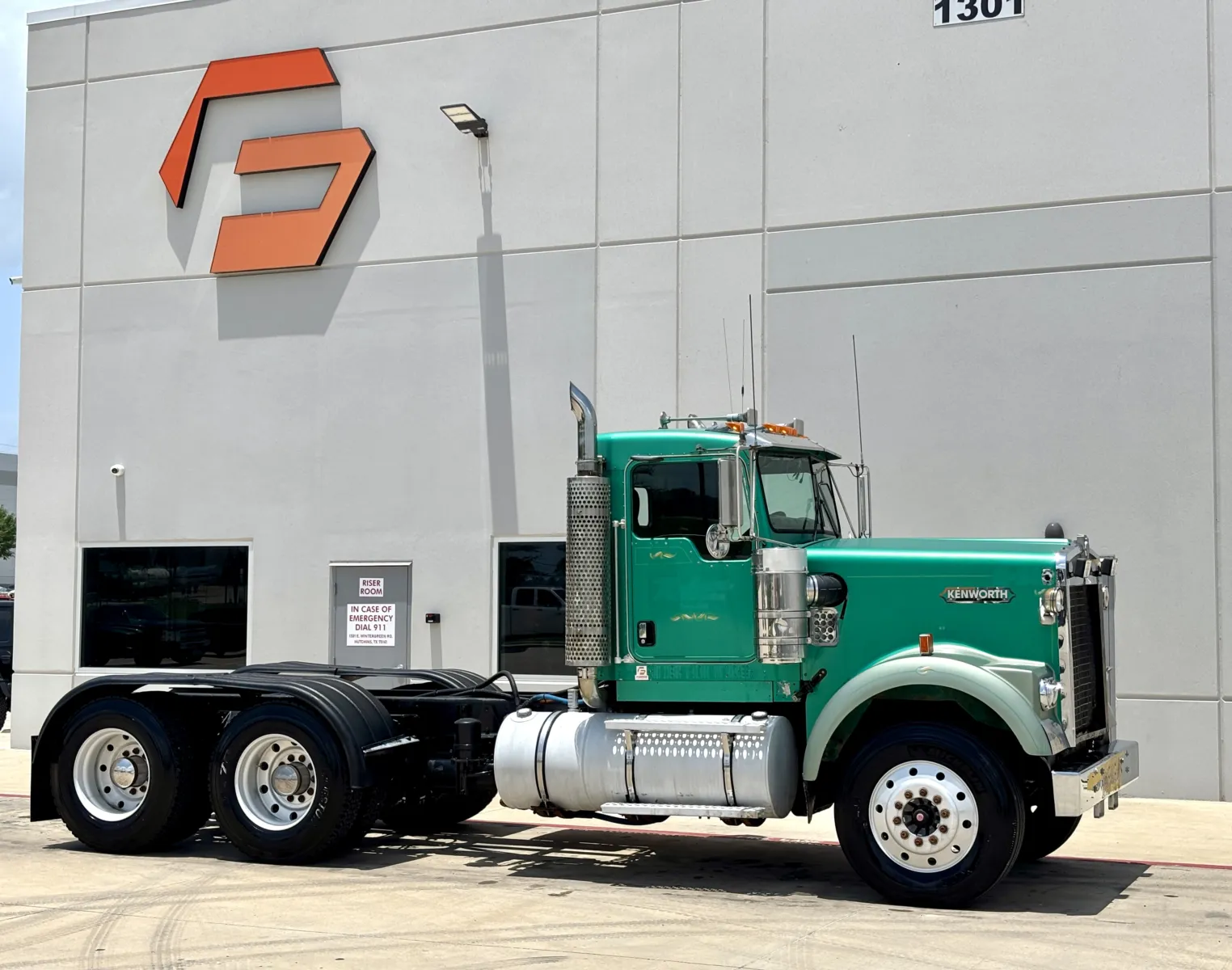 2003 Kenworth W900