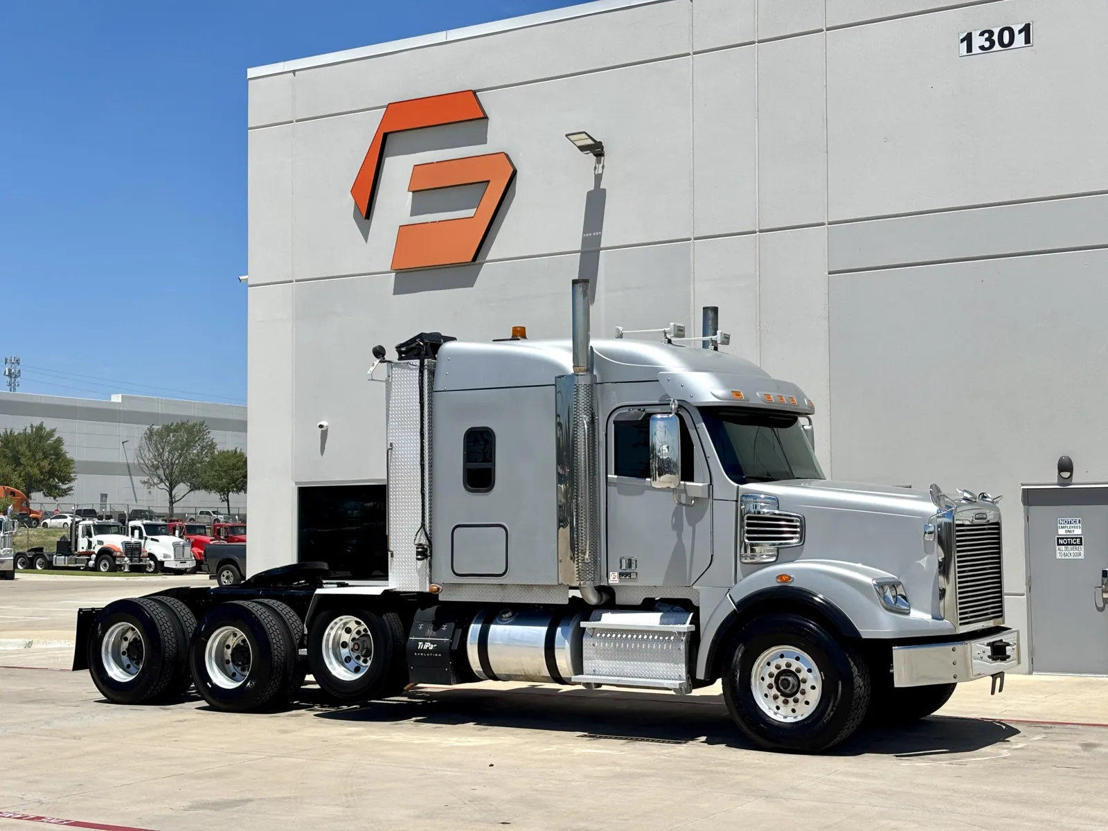 2016 Freightliner 122SD