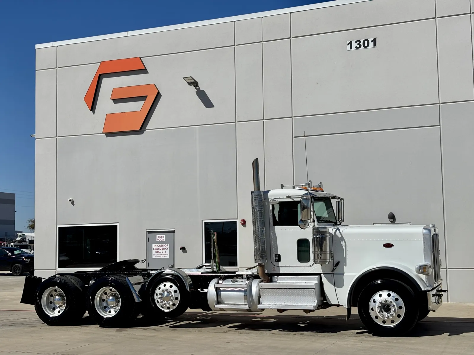 2020 Peterbilt 389