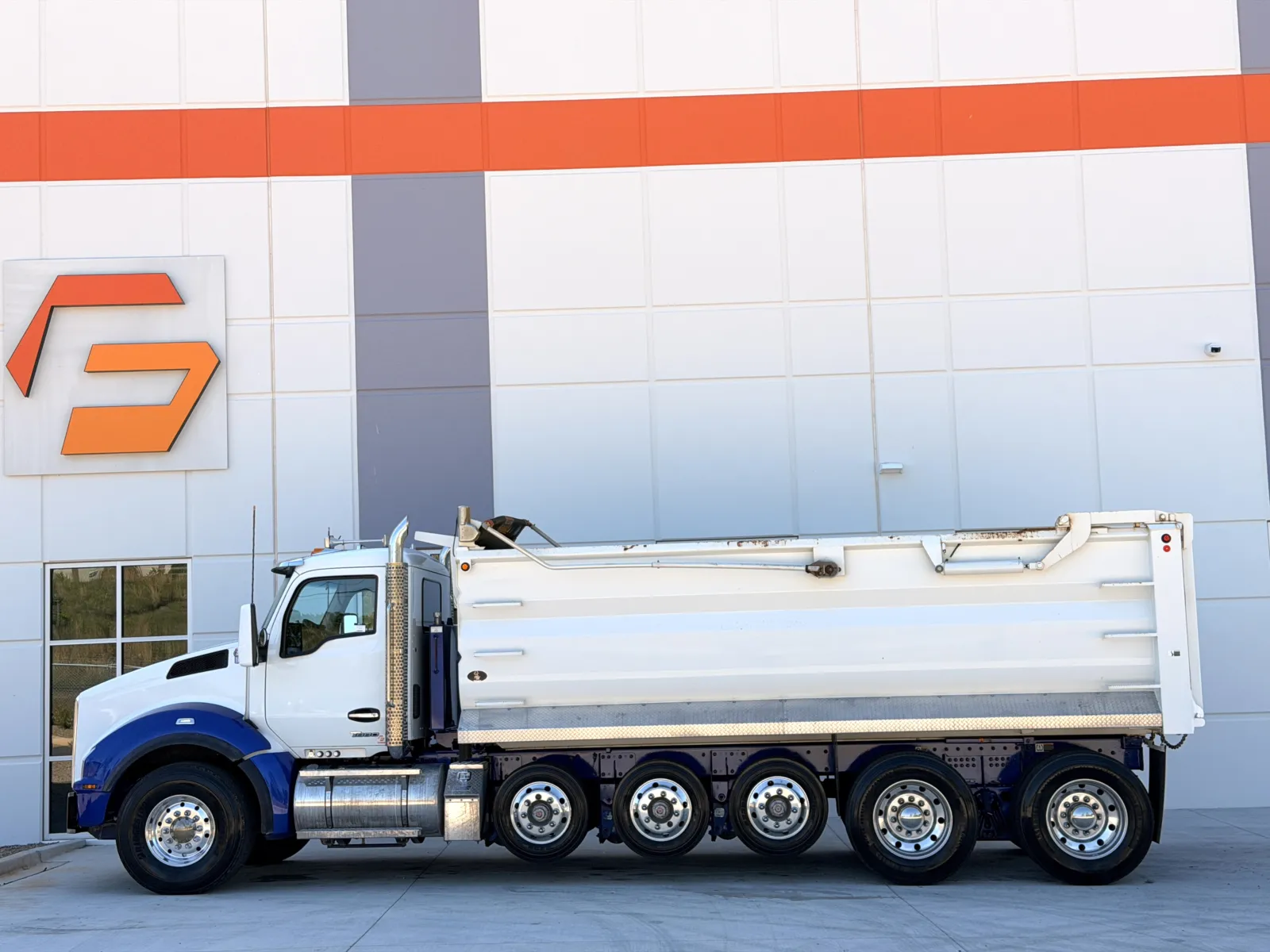 2023 Kenworth T880 in Greer, SC — photo 5